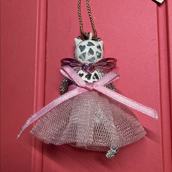 Betsey Johnson NWT Pink and Silver Cat Pendant Necklace - Picture 7 of 8